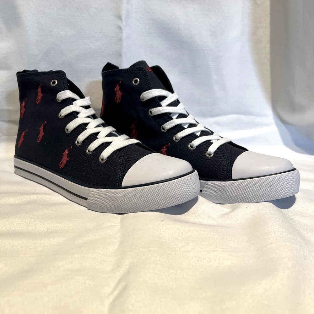 Polo Hamptyn II Hi-Top Sneakers size 7 (Never worn)
Box not included
